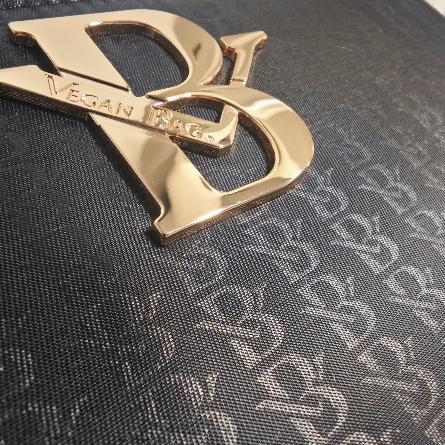 Samsara Compagnon monogram